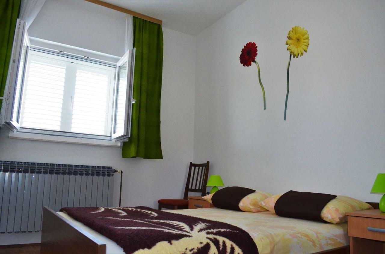 Apartman Rosa Pirovac Luaran gambar