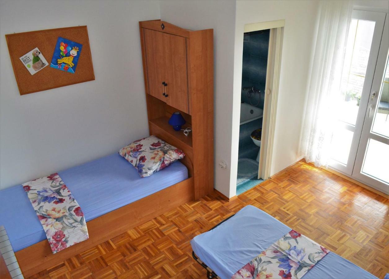 Apartman Rosa Pirovac Luaran gambar