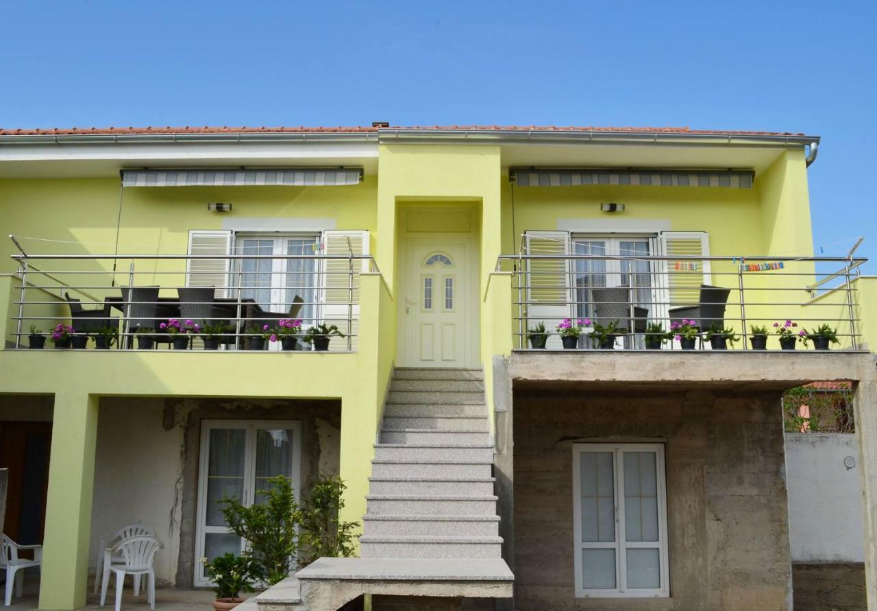 Apartman Rosa Pirovac Luaran gambar