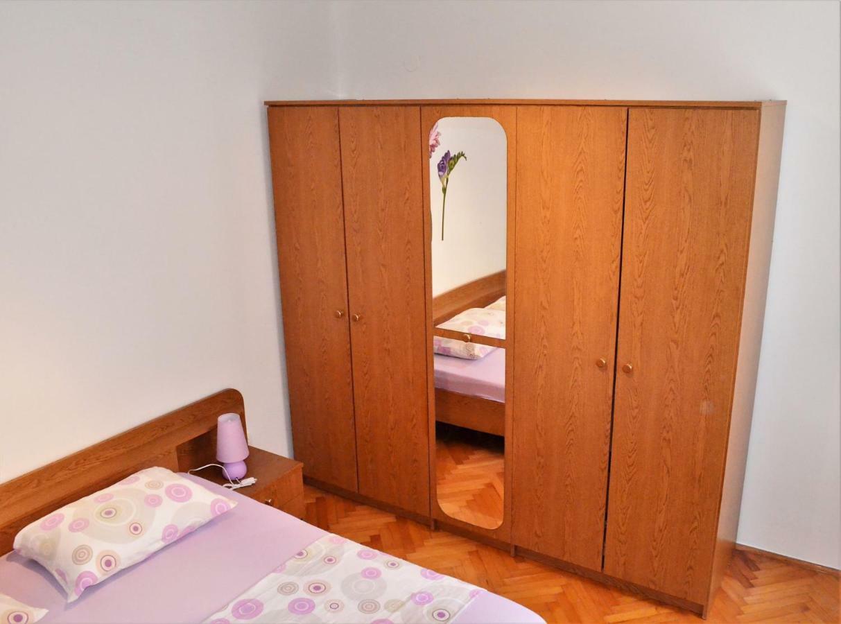Apartman Rosa Pirovac Luaran gambar